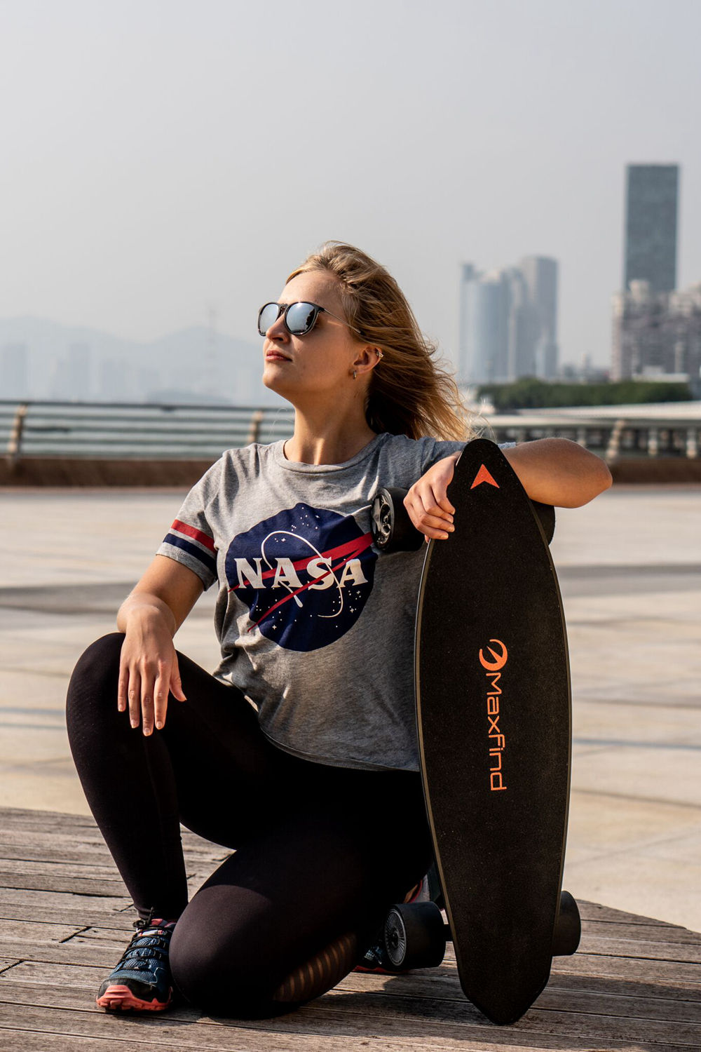 Maxfind Max 2 Electric Skateboard Wireless Remote Control Single Motor Max Range 20km Max Speed 28km/h-Black