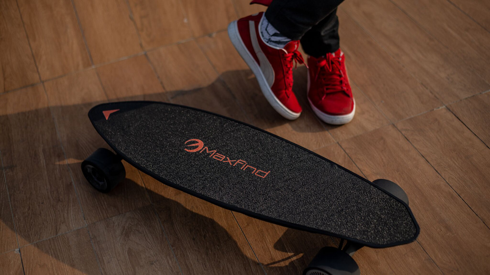 Maxfind Max 2 Electric Skateboard Wireless Remote Control Single Motor Max Range 20km Max Speed 28km/h-Black