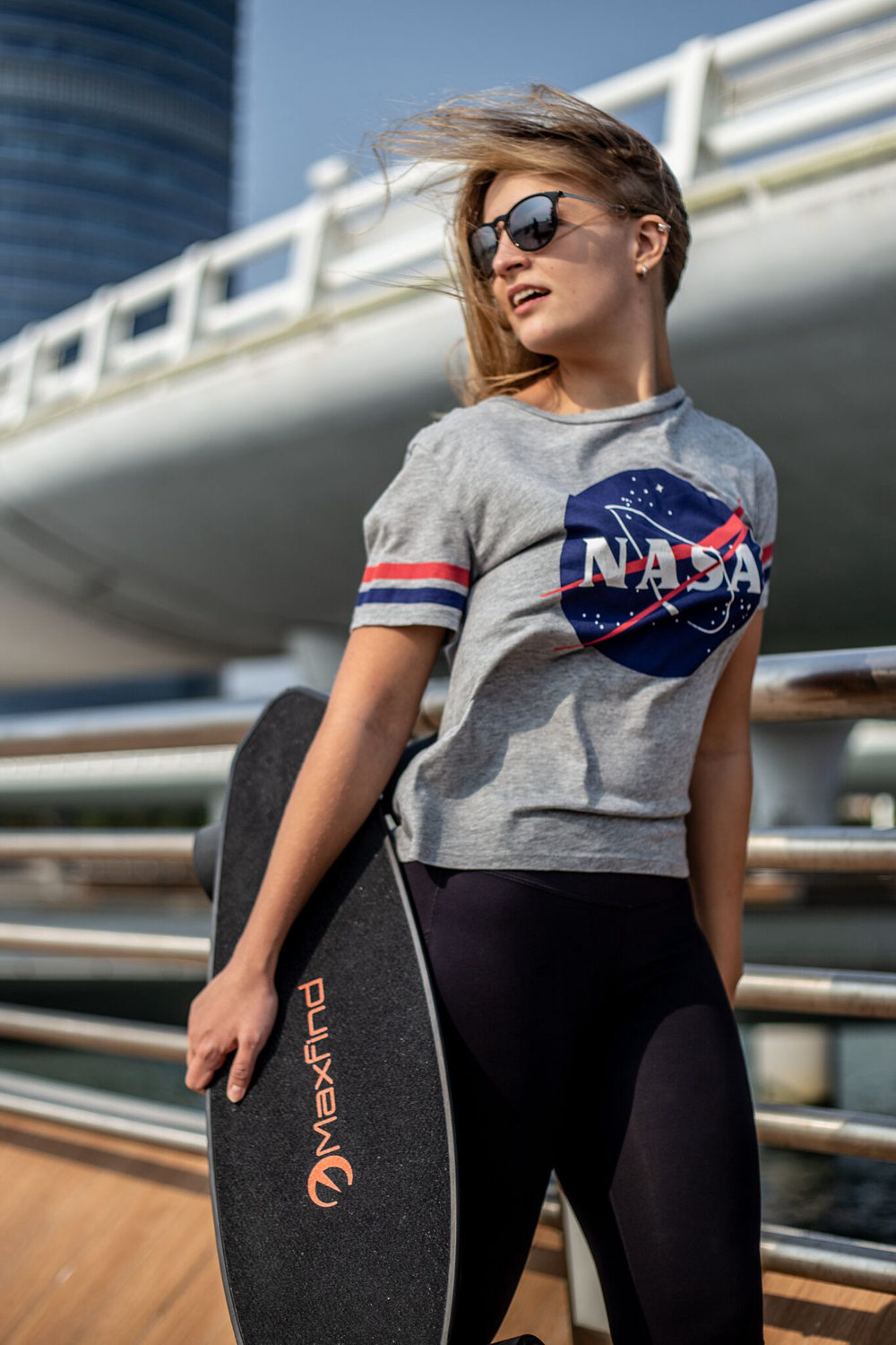 Maxfind Max 2 Electric Skateboard Wireless Remote Control Single Motor Max Range 20km Max Speed 28km/h-Black