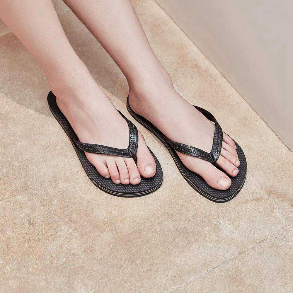 Xiaomi UREVO Unisex Fashion Flip Flops Soft Non-slip Lightweight Couple Beach Slippers EU36 - White