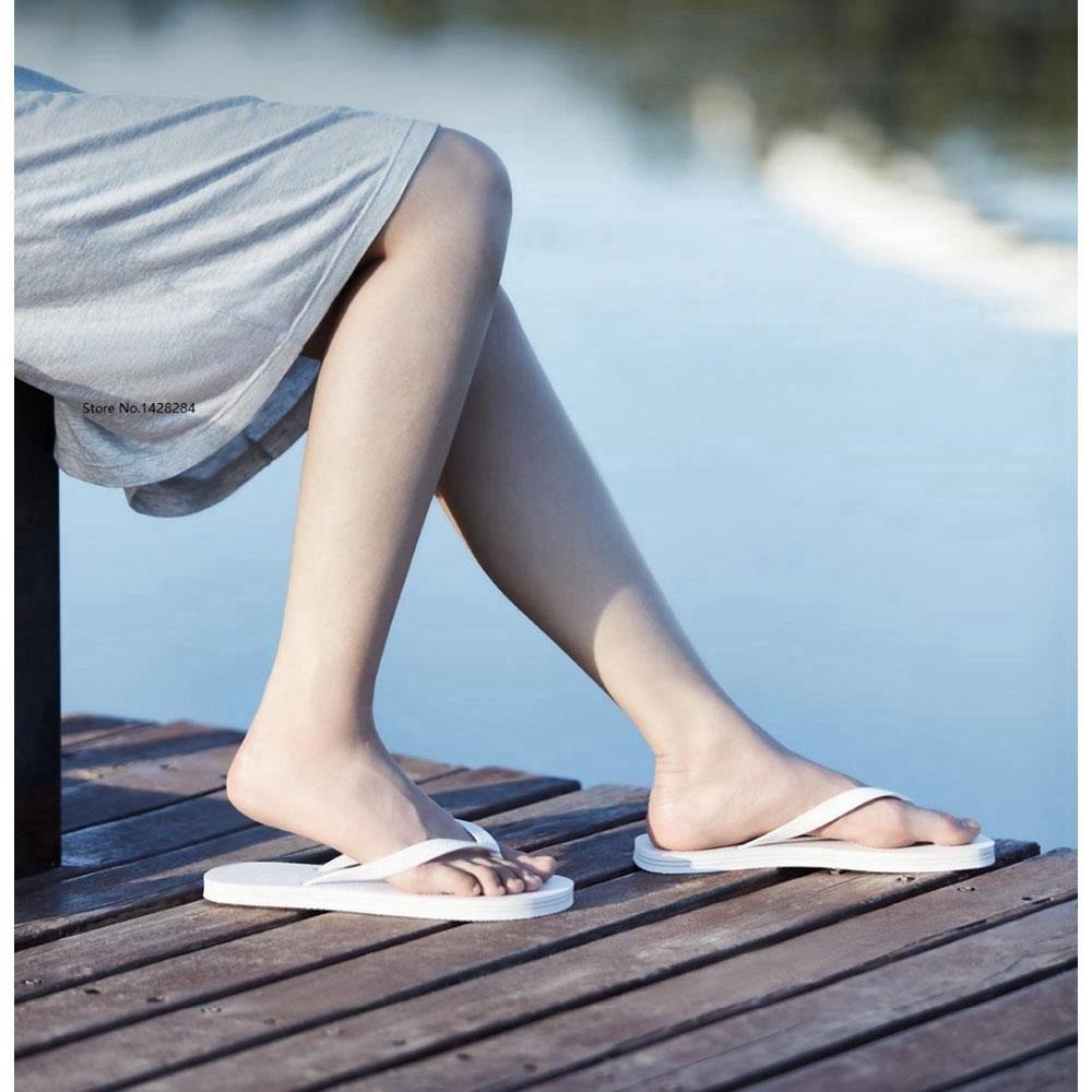 Xiaomi UREVO Unisex Fashion Flip Flops Soft Non-slip Lightweight Couple Beach Slippers EU36 - White