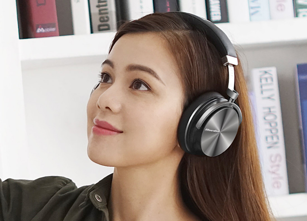 Bluedio T4S Wireless Bluetooth Headphones with Mic Active Noise Cancelling - Red