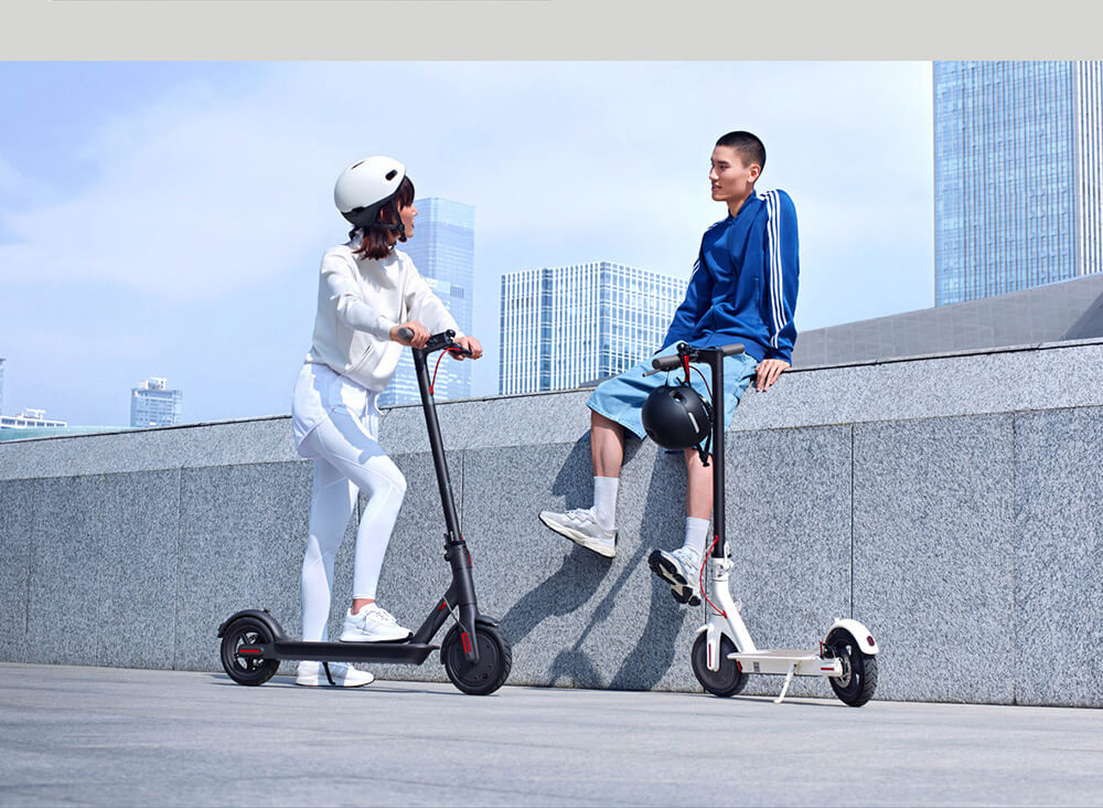 Xiaomi Mijia Electric Scooter 1S Folding Electric Scooter 8.5 Inch Tire 250W Brushless Motor Up To 30km Range Max speed 25km/h Smart Display Dual Brake CN Version - Black