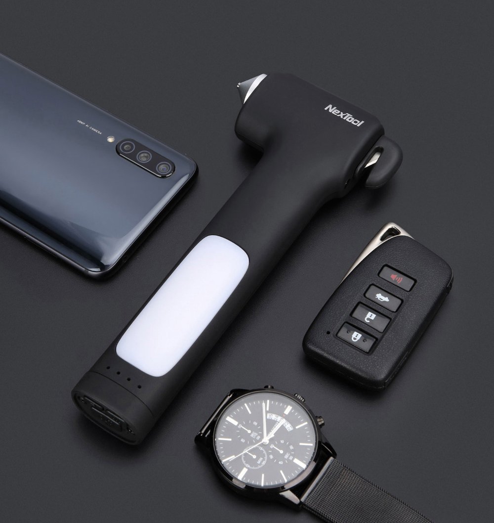 NexTool Multifunction Lifesaving Hammer Emergency Lighting Tungsten Steel Hammer Head Built-in Rope Cutter Magnet Fixed USB Charging Mobile Power - Black