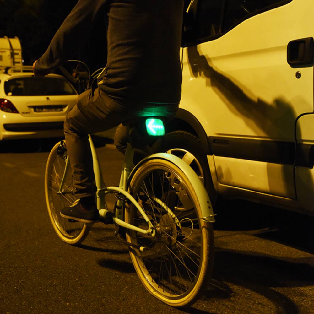YKWB-B1030 Bicycle Taillight Bag Illuminated Warning Signal Bag With Remote Control - Green