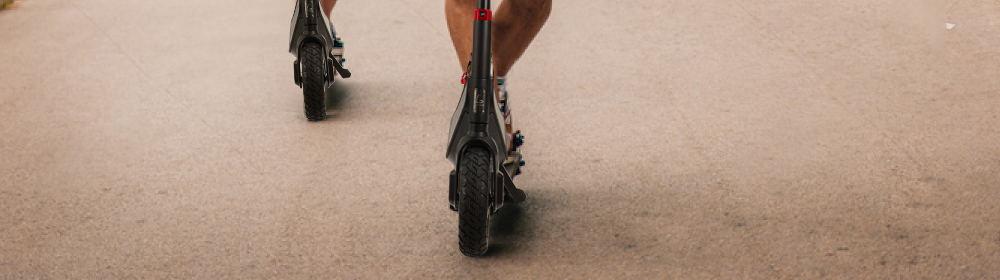 KUGOO G-Max Electric Scooter 10 Inch Pneumatic Tire 500W Brushless Motor Max Speed 35km/h Up To 32km Rang 10.4AH Battery - Black