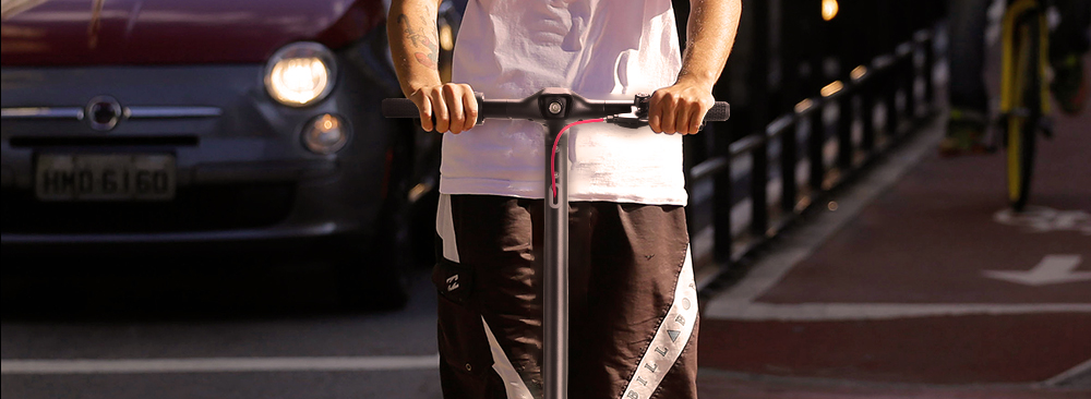 KUGOO G-Max Electric Scooter 10 Inch Pneumatic Tire 500W Brushless Motor Max Speed 35km/h Up To 32km Rang 10.4AH Battery - Black