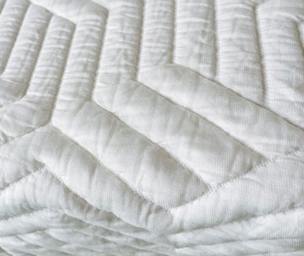 10 Inch 2-layer Silica Gel Memory Foam Mattress Ventilation Cool Comfortable With 2 Large Pillows - White