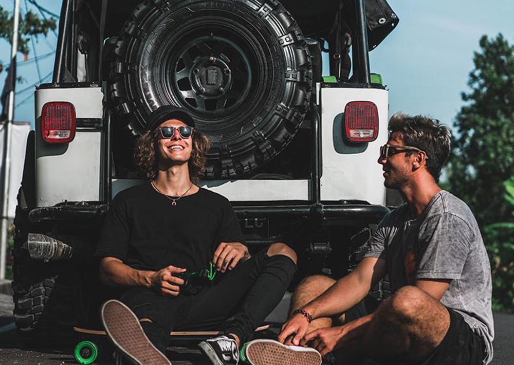 Xiaomi ACTON R1 Electric Skateboard Bluetooth Smart Remote Control LED Light Up to 12KM Range Canadian Maple Wood - Grey Green