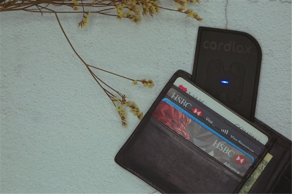 Cardlax Portable Electric Card Massager 4-button Design Adjustable Frequency Relax Muscles Relieve Stress - Black