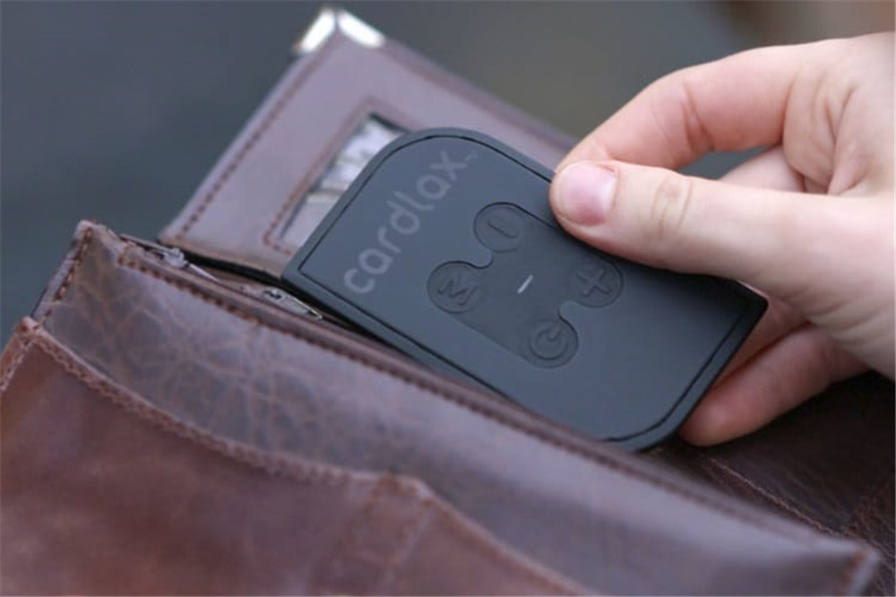 Cardlax Portable Electric Card Massager 4-button Design Adjustable Frequency Relax Muscles Relieve Stress - Black