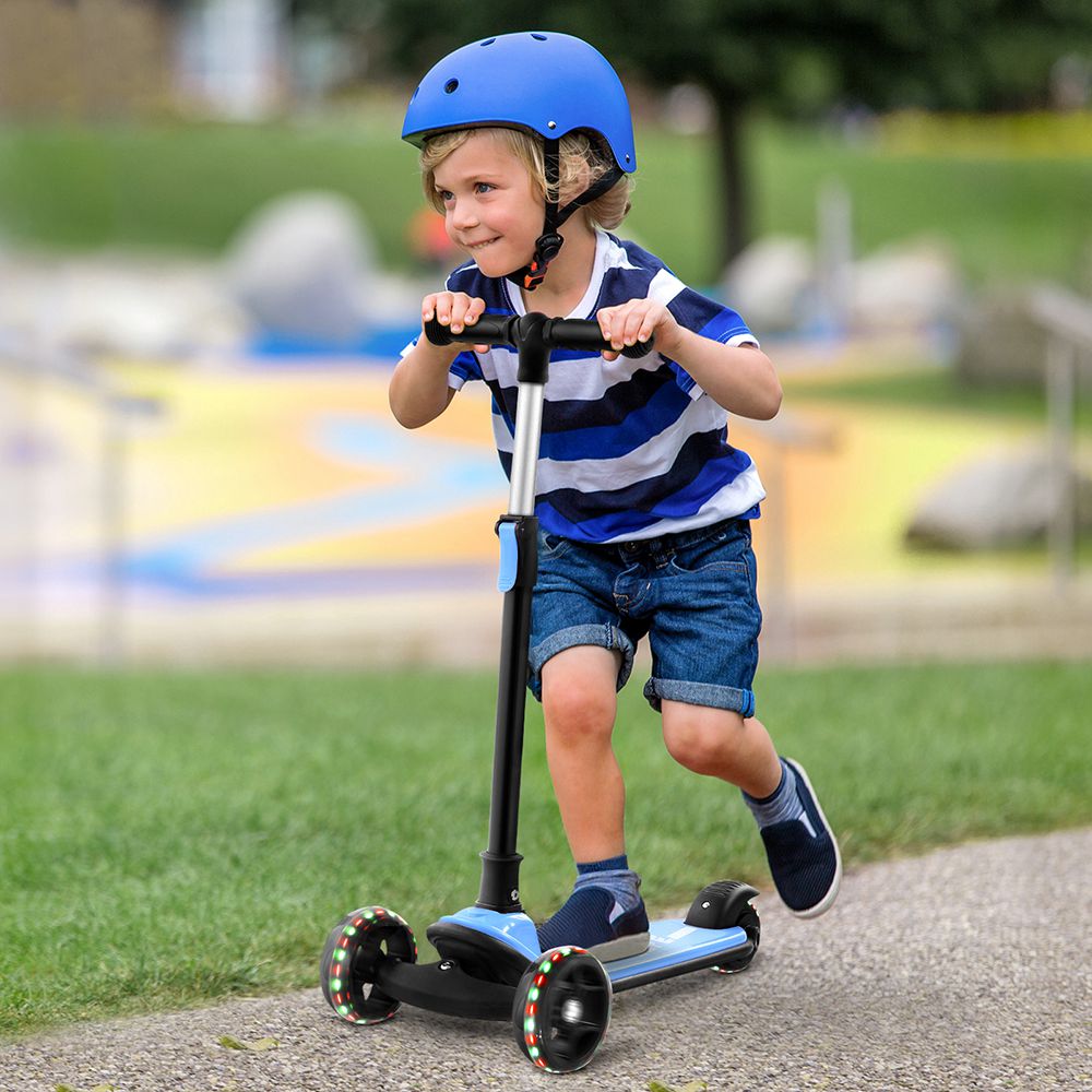 Kick Scooter Glide Scooter with Extra Wide PU Light-Up Wheels and 4 Adjustable Heights for Children from 3-12 years Blue