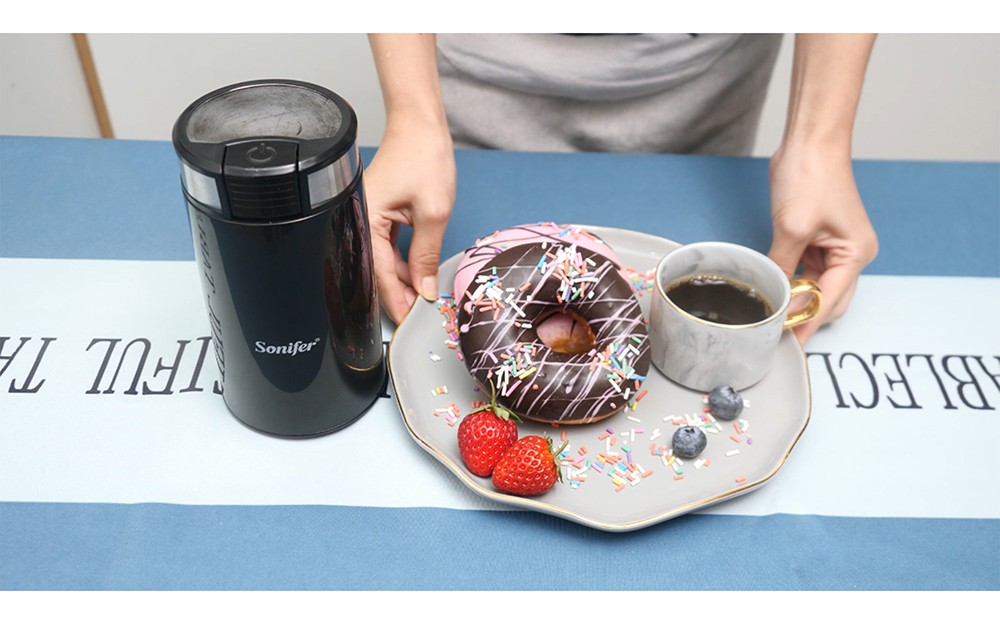 Sonifer SF3526 200W 50g Mini Electric Coffee Grinder, Cafe Grass Nuts Herbs Grains Pepper Coffee Beans Grinding Machine