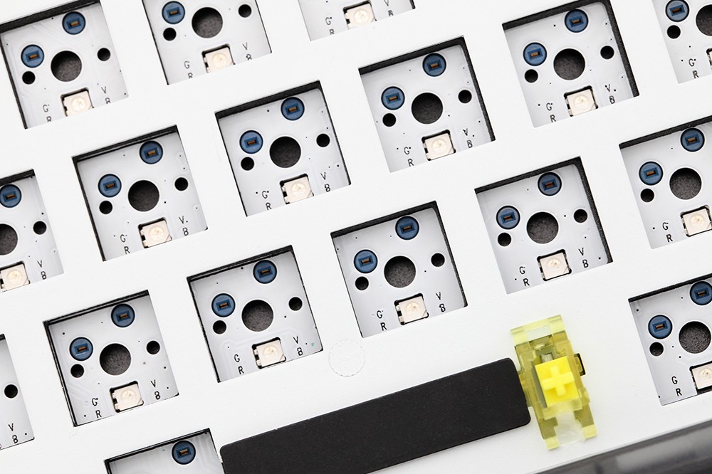 DUKHARO VN66 66 Keys 65% DIY Kit RGB Mechanical Gaming Keyboard Gasket Mount with Knob Control - White