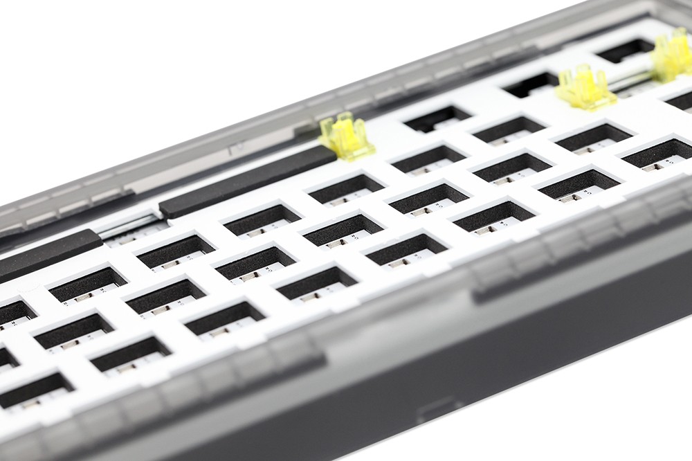 DUKHARO VN66 66 Keys 65% DIY Kit RGB Mechanical Gaming Keyboard Gasket Mount with Knob Control - White