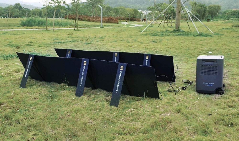 Mango Power 200W Portable Foldable Solar Panel, 22% High Conversion Rate, IP67 Waterproof