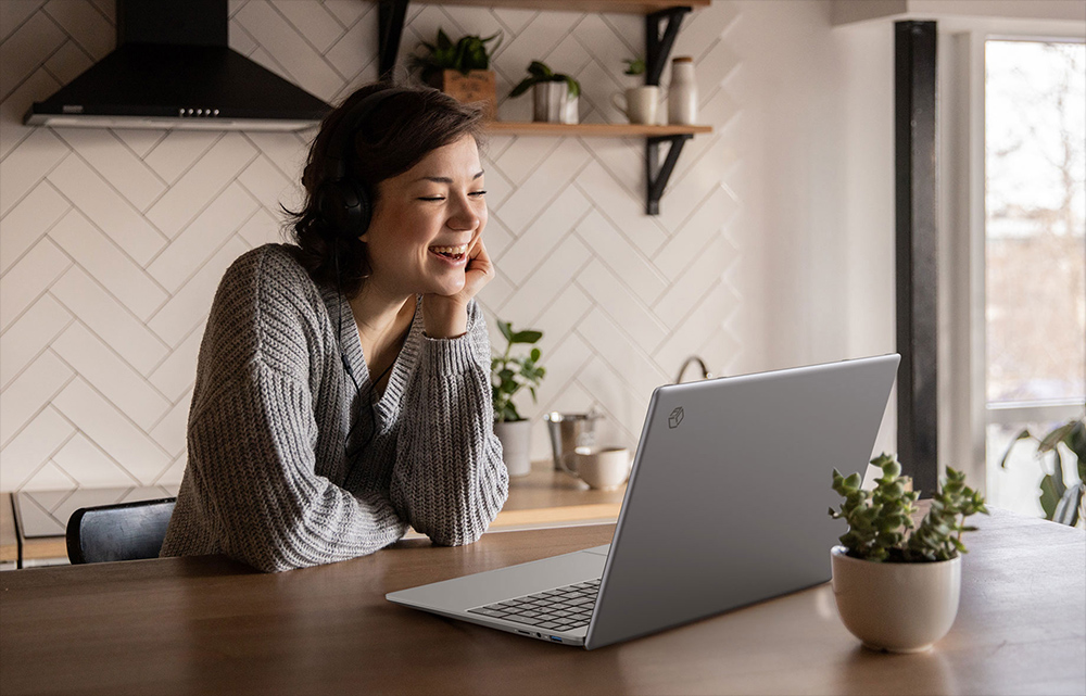 ALLDOCUBE GTBook 15 Laptop, 15.6 inch FHD IPS 1920x1080, Intel Celeron N5100 Quad Core 2.8GHz, 12GB DDR4 256GB SSD, 2.0MP Camera BT5.0 2.4/5GHz Dual WiFi, MicroSD 3.5mm Audio USB3.0 Mini HDMI Type-C, 10000mAh, Windows 11 OS Multi-Language - EU Plug