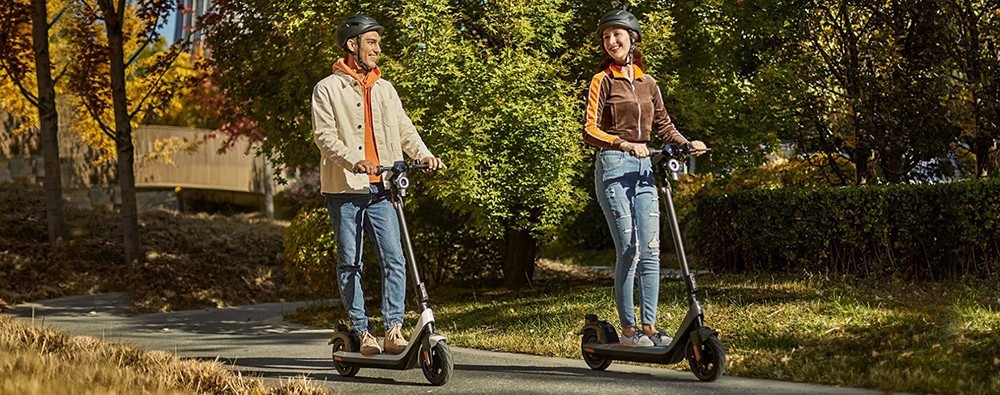 NIU KQi2 Pro Electric Scooter&nbsp;10 Inch Wheels 300W Rated Motor 25Km/h Max Speed, 365Wh Battery support max 40KM Range, 4 Riding Modes APP Control - Grey