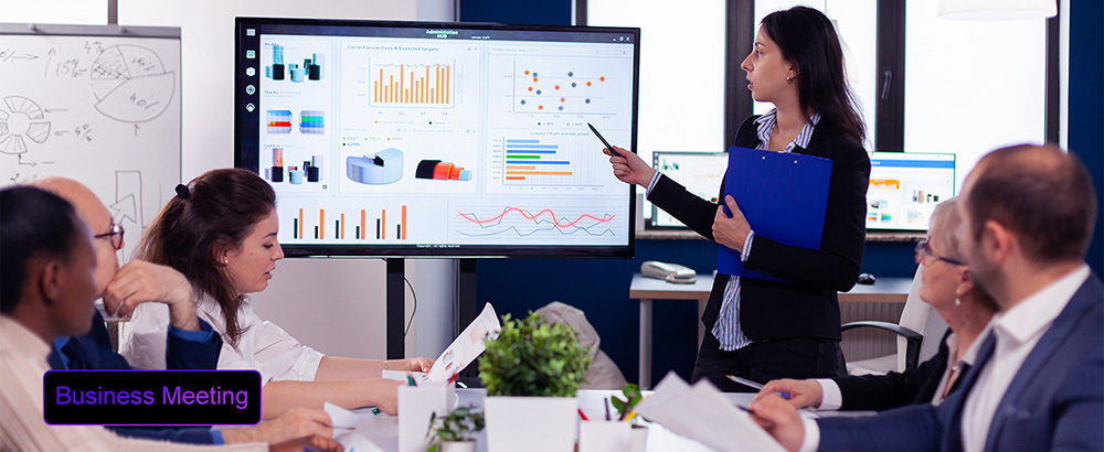 GEEKOM IT11 Mini PC, Intel Core i7-11390H 4 Cores Up to 5.0GHz, 32GB RAM 1TB SSD, 1*HDMI+1*Mini DP+2*USB 4.0 8K UHD 4 Screens Display, WiFi 6 Bluetooth 5.2, 3*USB 3.2 1*SD Card Reader 1*RJ45 1*3.5mm Headphone Jack