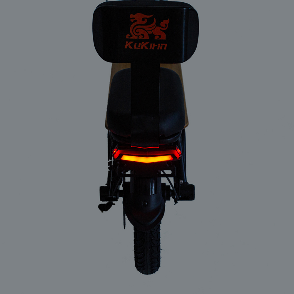 KuKirin C1 Pro Electric Scooter, 500W motor, 48V 26Ah batéria, 14-palcová pneumatická pneumatika, max. dojazd 100 km, skladanie jedným kliknutím, zadné sedadlo & predný úložný kôš, pedále z masívneho dreva, spätné zrkadlo Turn signal light - čierne