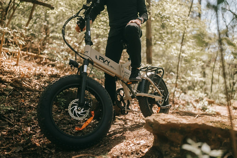 PVY Z20 Plus Faltbares E-Bike, 20 x 4,0 Zoll dicke Reifen, 1000-W-Motor, 50 km/h Geschwindigkeit, 16,5-Ah-Akku, 80&ndash;120 km Reichweite, 150 kg Tragkraft &ndash; Grau