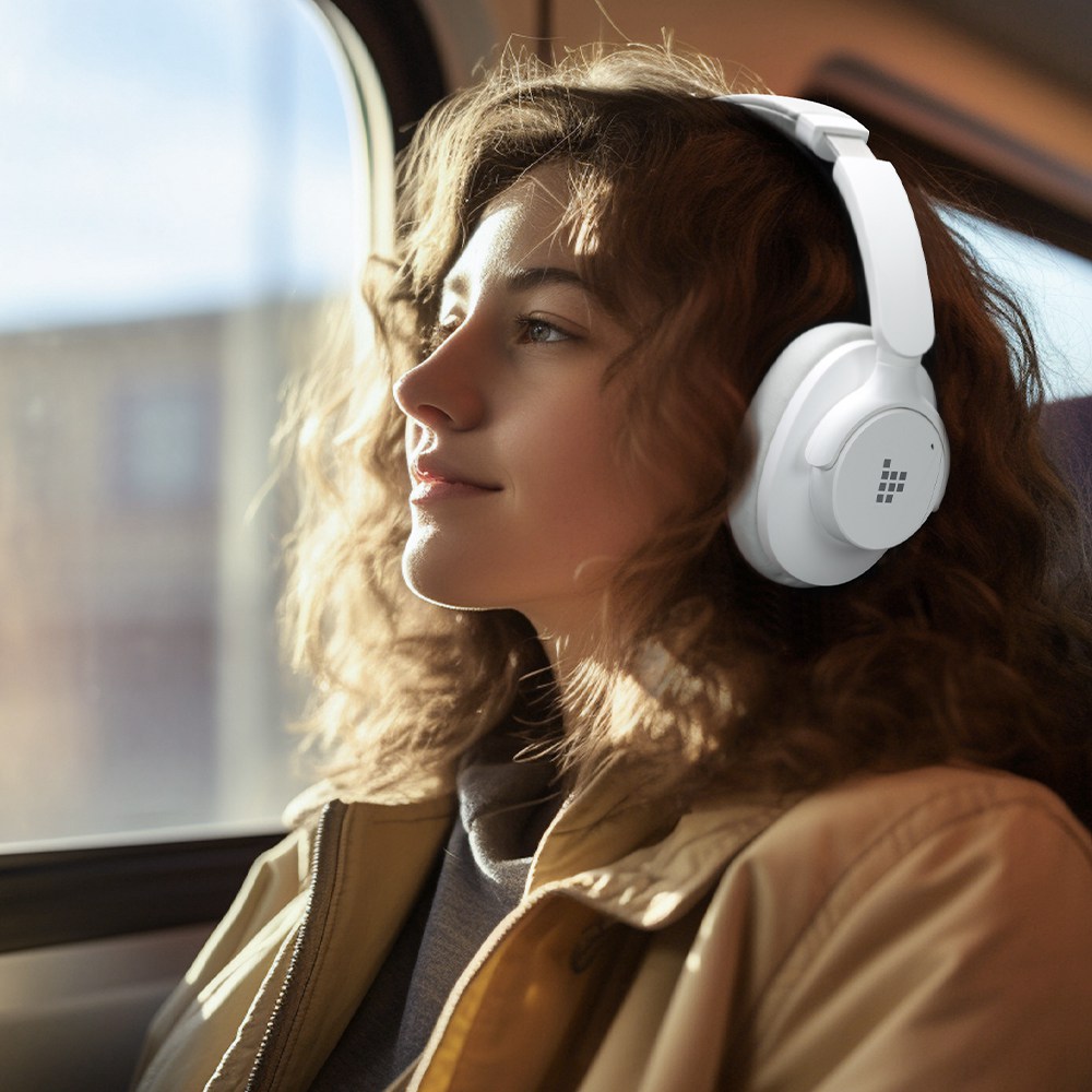 Slúchadlá Tronsmart Sounfii Q20 ANC Bluetooth, 50 hodín autonómie, 90° otočné náušníky, párovanie s 2 zariadeniami, ovládanie aplikácií Tronsmart, vstavaný mikrofón pre čisté hovory, aktívne potláčanie hluku - biele