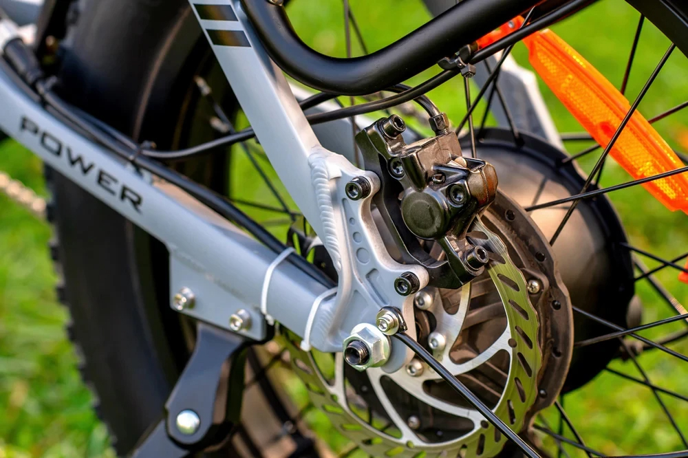 PVY Z20 Plus Faltbares E-Bike, 20 x 4,0 Zoll dicke Reifen, 1000-W-Motor, 50 km/h Geschwindigkeit, 16,5-Ah-Akku, 80&ndash;120 km Reichweite, 150 kg Tragkraft &ndash; Grau
