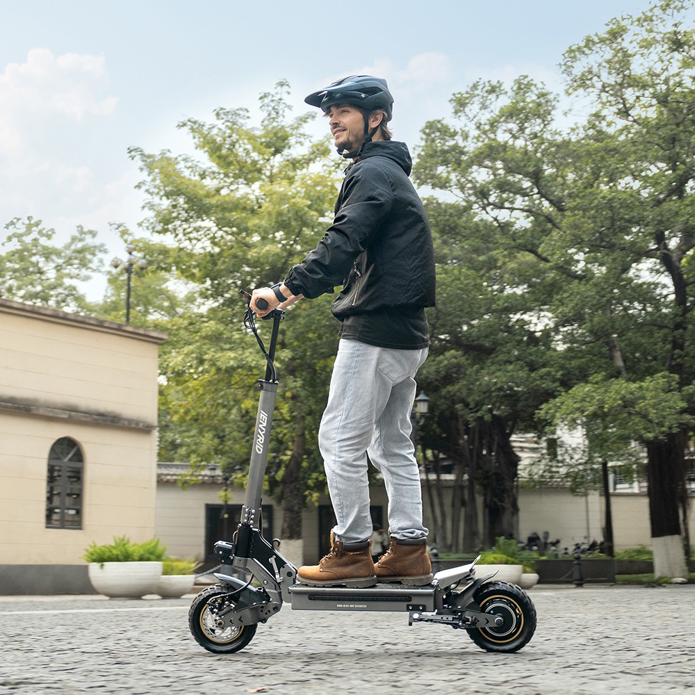 iENYRID S1 Electric Scooter, 250W motor, 48V 15Ah batéria, 10 palcové terénne pneumatiky, max. rýchlosť 25 km/h, dojazd 40 km, dvojkotúčové brzdy, predné & zadné hydraulické odpruženie, LCD displej