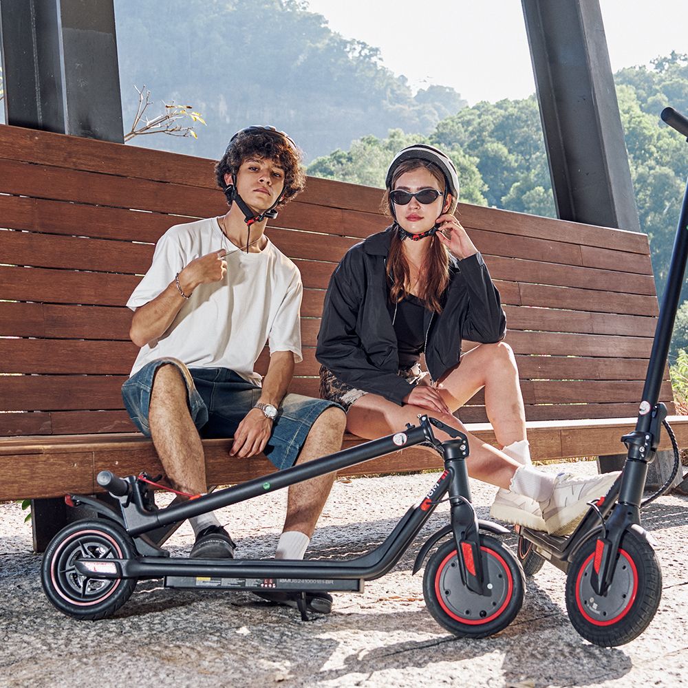 iScooter i9M Trottinette électrique, moteur 500 W, batterie 42 V 7,5 Ah, pneus pneumatiques 10 pouces, vitesse maximale 35 km/h, autonomie 30 km, frein électronique avant et frein à disque arrière, contrôle par application, écran LCD