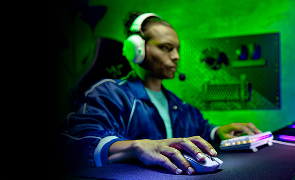 Razer Viper V2 Pro Wireless Gaming Mouse, 58g Ultra Lightweight, 30K DPI Optical Sensor, 90 Hours Battery Life - Black