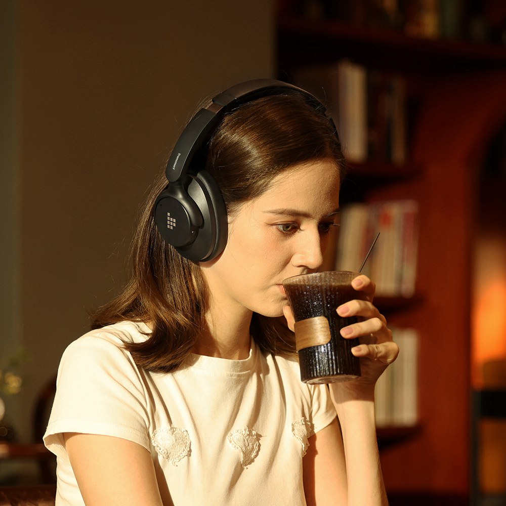 Refurbished Tronsmart SOUNFII Q20S Hybrid ANC Headphones, Bluetooth 5.3, Hybrid Active Noise Cancellation, 60 Hours Playtime, Hi-Res Audio, 90° Swiveling Earpads, Pair with 2 Devices, Tronsmart App Control - Black