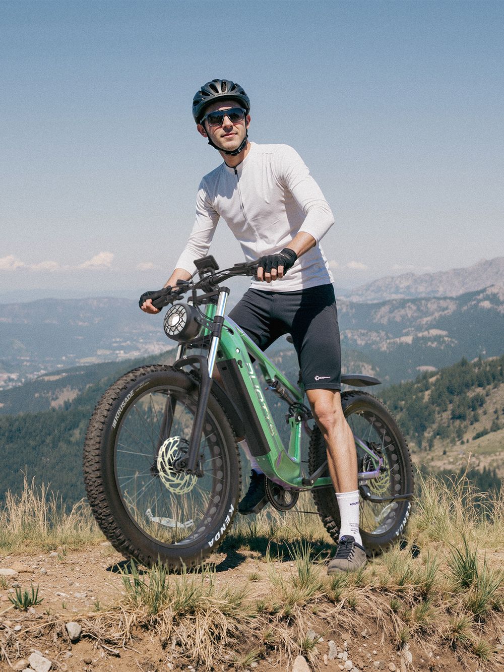 DUOTTS E26 V&eacute;lo &eacute;lectrique, moteur Bafang 750 W, capteur de couple, batterie SAMSUNG 48 V 20 Ah, pneus 26 x 4,0 pouces, vitesse maximale 55 km/h, autonomie maximale 120 km, freins &agrave; disque hydrauliques TEKTRO, suspension avant et arri&egrave;re, Shimano 8 vitesses - Vert Violet