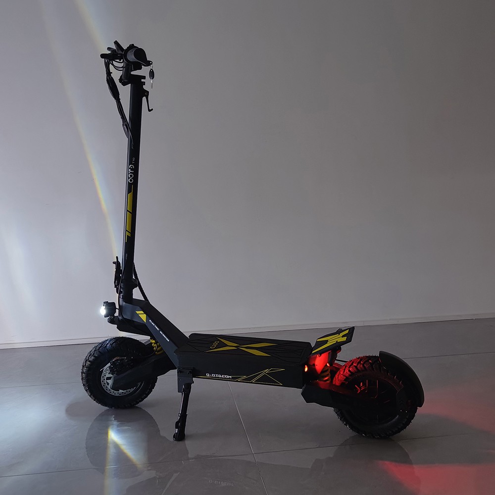 OOTD T10 Trottinette &eacute;lectrique, moteur 500 W, batterie 48 V 13 Ah, pneus &agrave; vide de 11 pouces, vitesse maximale de 50 km/h, autonomie de 45 km, freins &agrave; disque avant et arri&egrave;re, amortisseurs &agrave; ressort avant et arri&egrave;re