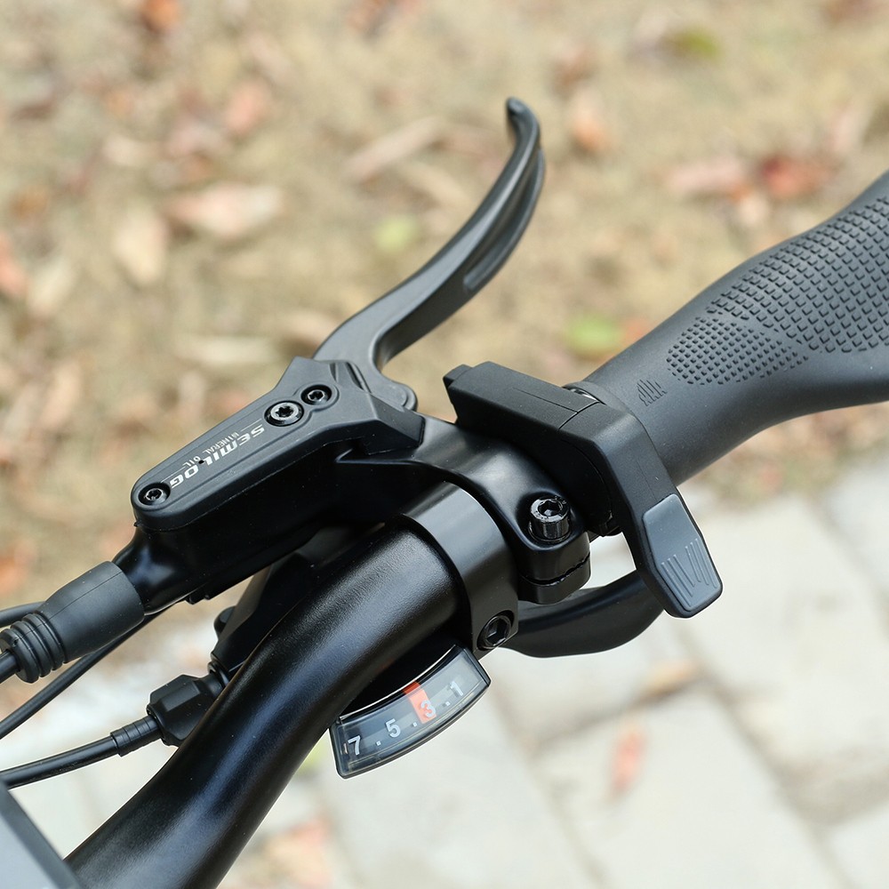 Elektrobicykel SAMEBIKE LO26-Plus, 1000W motor, 48V 15Ah batéria, 26-palcové pneumatiky, max. rýchlosť 45 km/h, dojazd 100 km, hydraulické kotúčové brzdy, dvojité nastaviteľné odpruženie, Shimano 7-rýchlostný - sivý