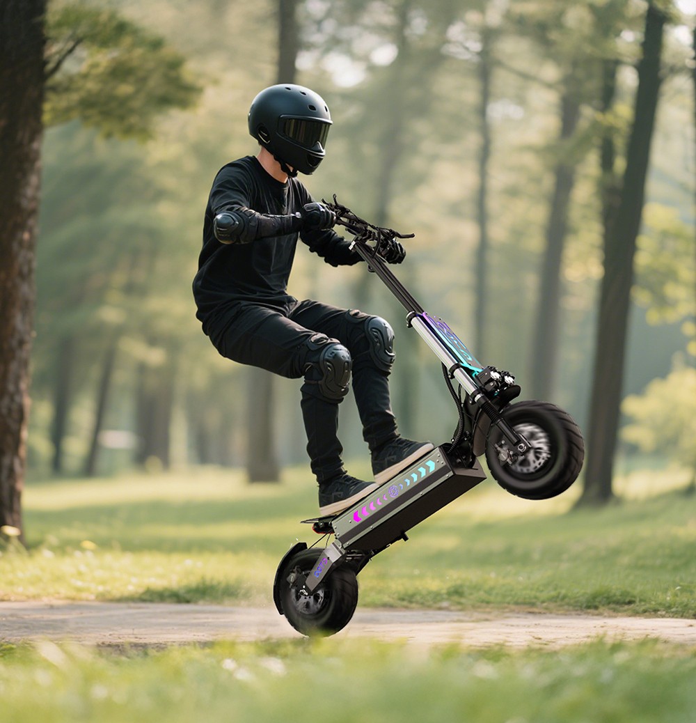 OOTD T90 Electric Scooter, 2100W*2 Motor, 60V 31.2Ah batéria, 13-palcové pneumatiky, max. rýchlosť 85 km/h, dojazd 100 km, hydraulické kotúčové brzdy, predné dvojité hydraulické odpruženie & zadné dvojité odpruženie