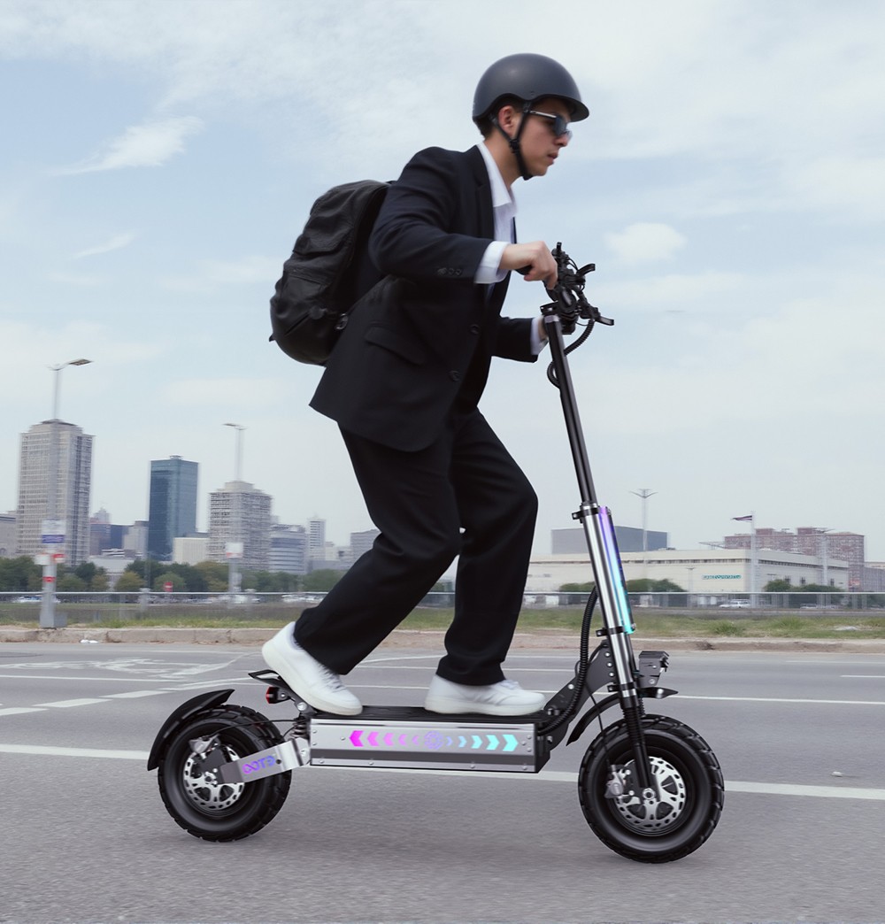 OOTD T90 Electric Scooter, 2100W*2 Motor, 60V 31.2Ah batéria, 13-palcové pneumatiky, max. rýchlosť 85 km/h, dojazd 100 km, hydraulické kotúčové brzdy, predné dvojité hydraulické odpruženie & zadné dvojité odpruženie