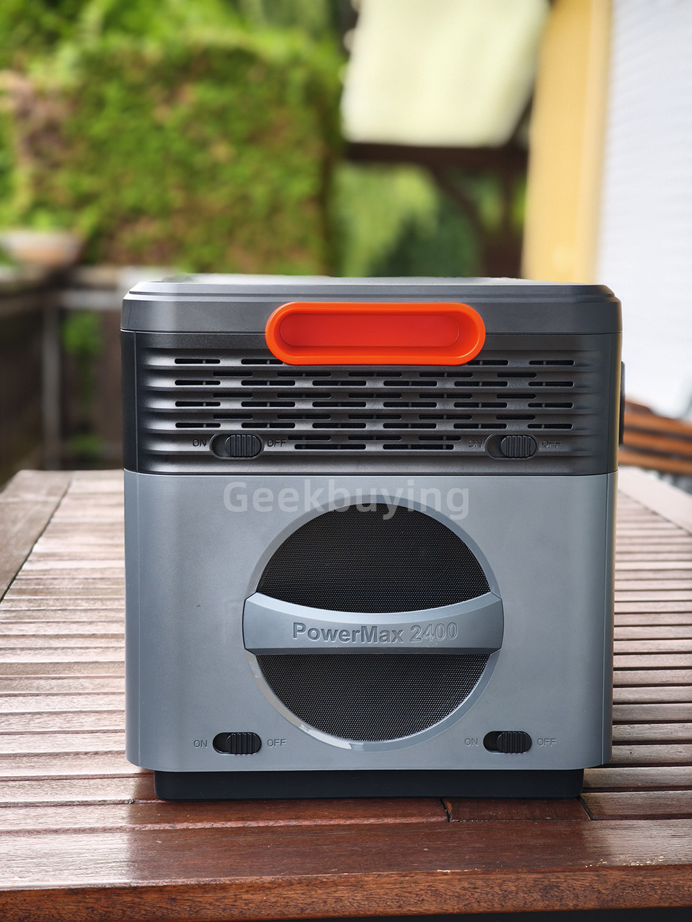 Blackview Oscal PowerMax 2400 Pro Powerstation 2016Wh + 2x PM200 Pro 200W faltbares Solarpanel