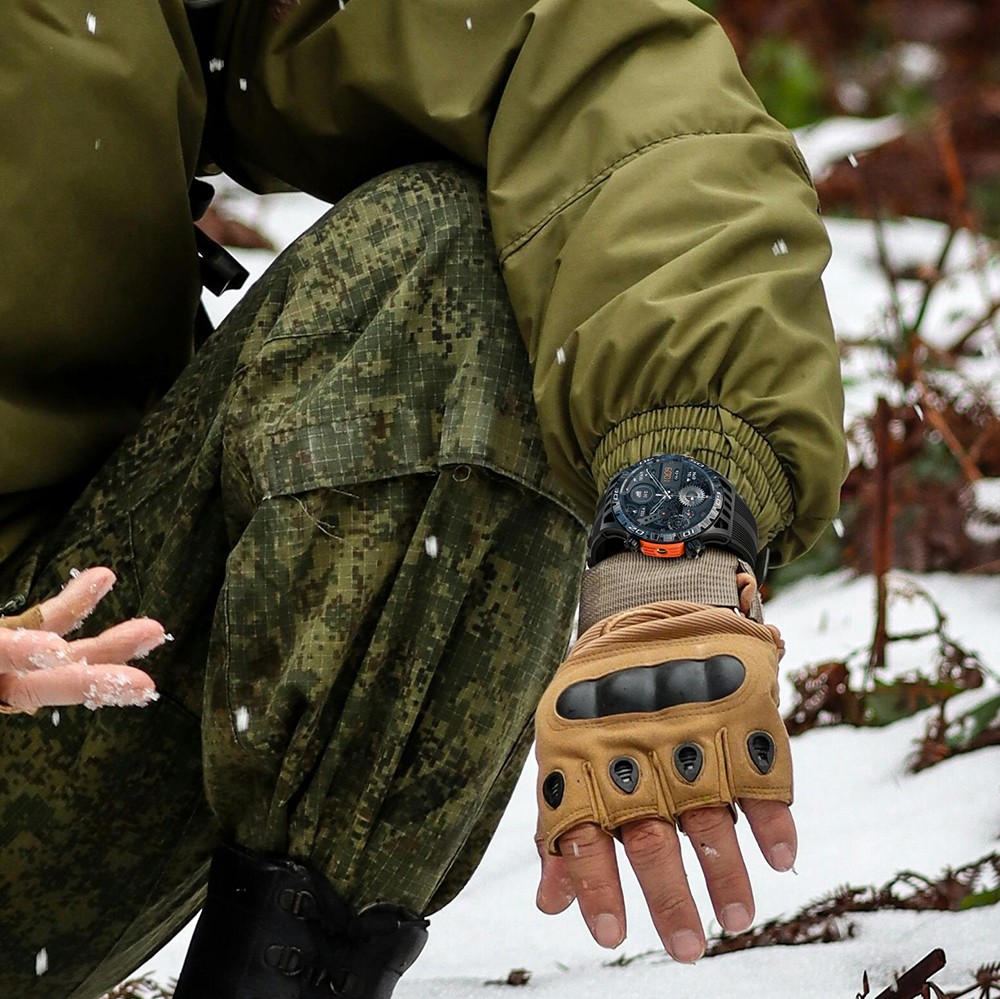 LOKMAT ZEUS 6 PRO Smartwatch, Dual Flashlight, Bluetooth Calling, 5ATM Waterproof, AI Voice Assistant, Health  Monitoring - Green