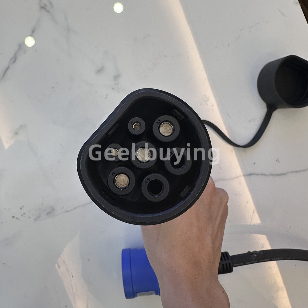 Oscal EV7000 Inteligentná nástenná nabíjačka pre elektromobily (zástrčka EÚ) s prístupom pomocou karty RFID a ovládaním pomocou aplikácie, kompaktná a výkonná, rýchlejšia, inteligentnejšia a bezpečnejšia - biela