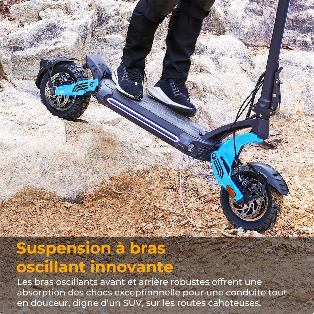 Trottinette &eacute;lectrique Ausom SR1, moteur 2 x 1&nbsp;000 W, batterie 52 V 20,8 Ah, pneus 10 pouces, vitesse maximale 65 km/h, autonomie 95 km, freins &agrave; disque hydrauliques avant et arri&egrave;re, suspension &agrave; bras oscillant