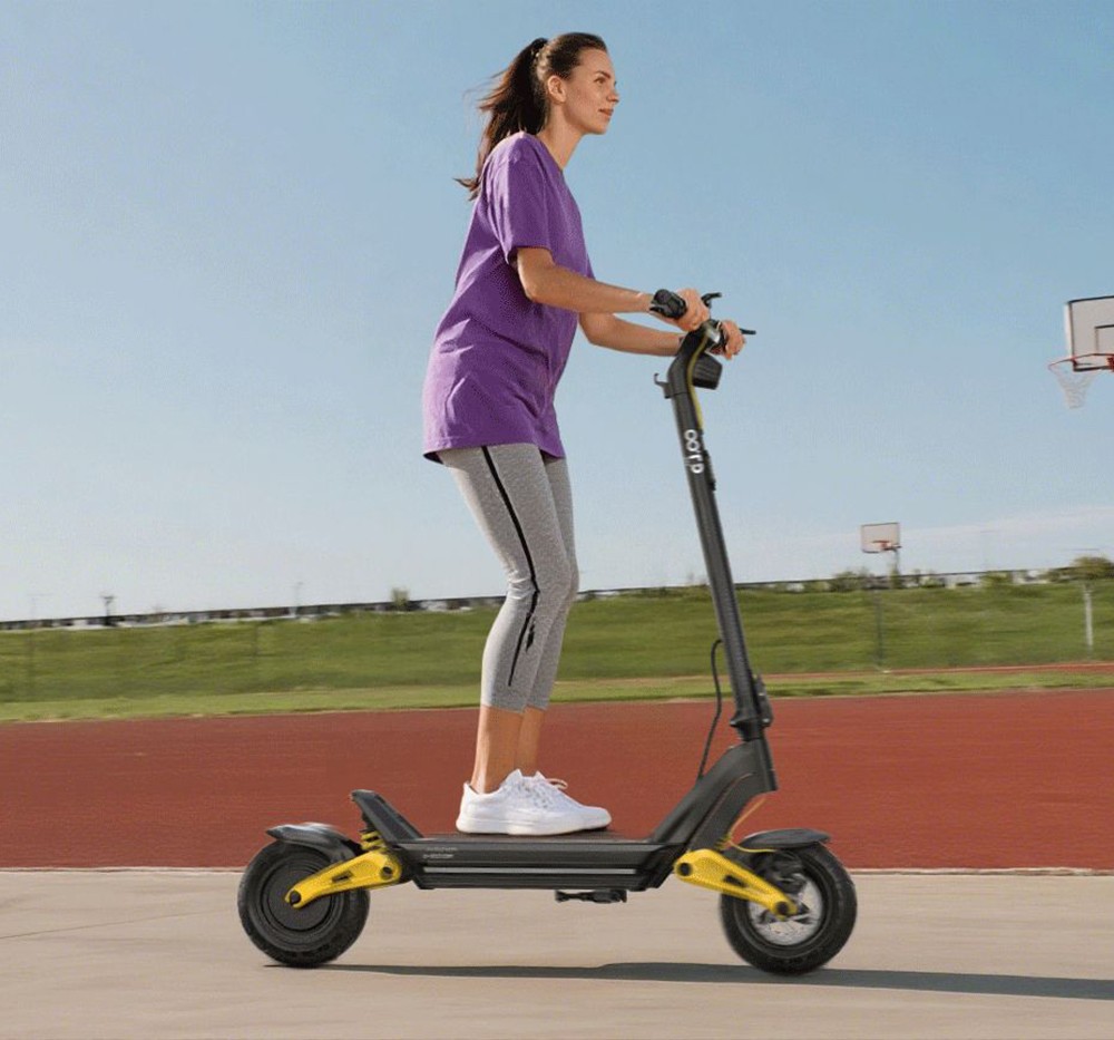 OOTD S10 Elektroroller, 1400-W-Motor, 10-Zoll-Reifen, 48-V-20-Ah-Akku, 55 km/h Höchstgeschwindigkeit, 60-70 km Reichweite, Scheibenbremse