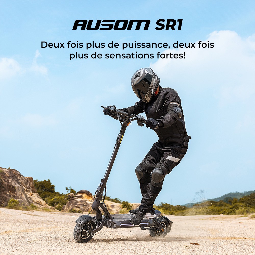 Trottinette &eacute;lectrique Ausom SR1, moteur 2 x 1&nbsp;000 W, batterie 52 V 20,8 Ah, pneus 10 pouces, vitesse maximale 65 km/h, autonomie 95 km, freins &agrave; disque hydrauliques avant et arri&egrave;re, suspension &agrave; bras oscillant