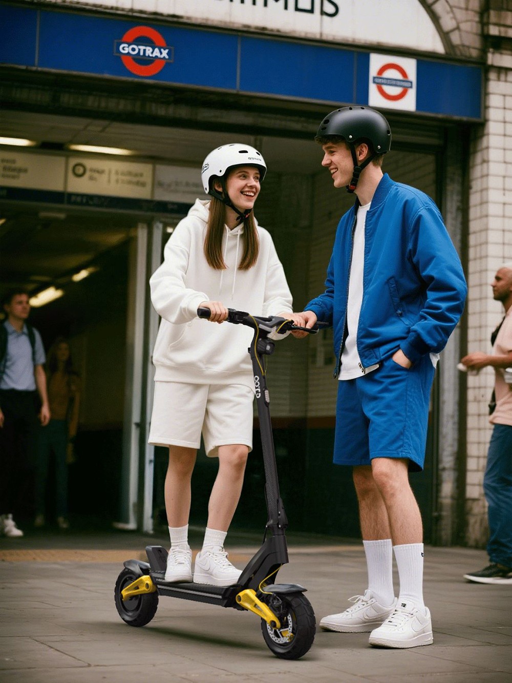 OOTD S10 Elektroroller, 1400-W-Motor, 10-Zoll-Reifen, 48-V-20-Ah-Akku, 55 km/h Höchstgeschwindigkeit, 60-70 km Reichweite, Scheibenbremse