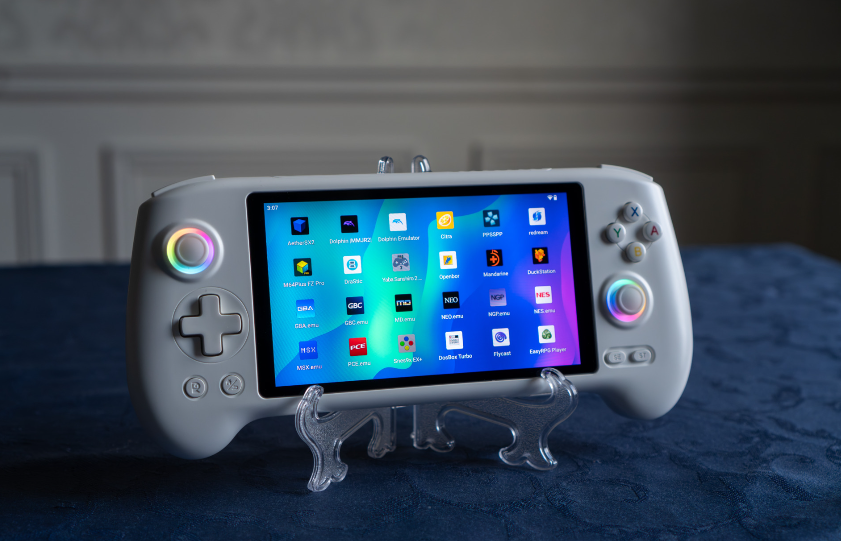 ANBERNIC RG557 Game Console, Android 14, 12GB LPDDR5X/256GB UFS4.0, 256GB TF Card with 8200 Games, 5.48