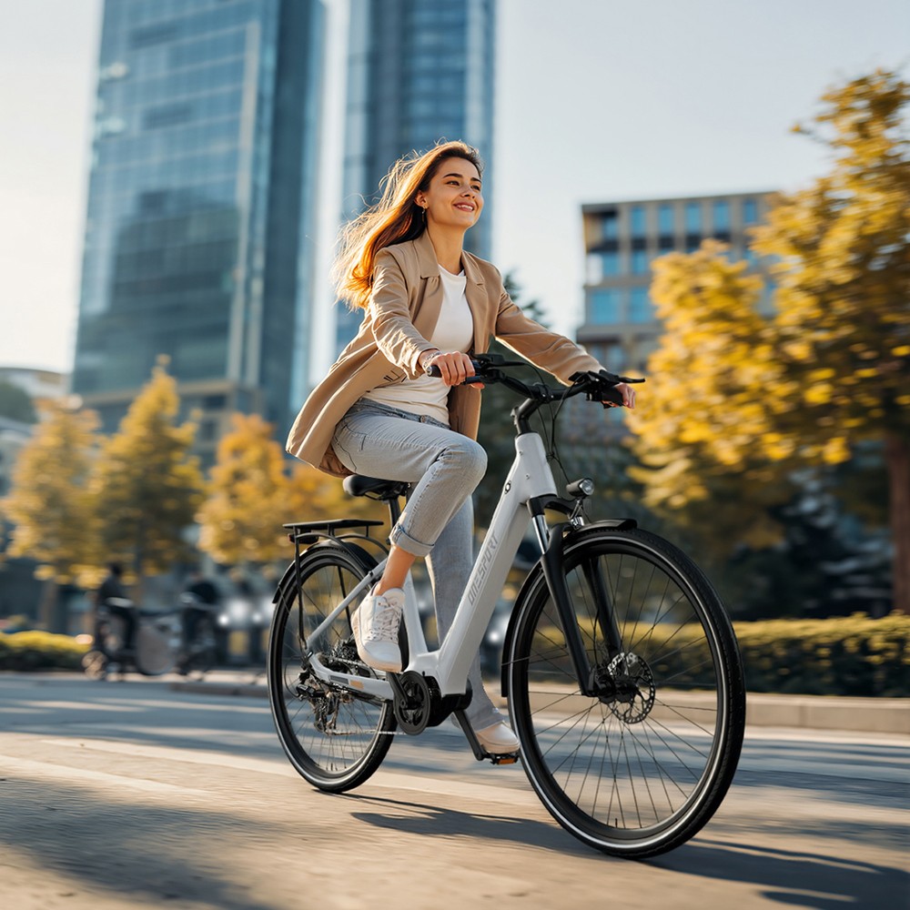 ONESPORT OT07 Elektrofahrrad, 250 W BAFANG-Motor, 36 V 14 Ah Akku, 27,5 Zoll Reifen, 25 km/h H&ouml;chstgeschwindigkeit, 110 km Reichweite, sto&szlig;d&auml;mpfende Gabel, hydraulische Scheibenbremsen, SHIMANO 7-Gang - Wei&szlig;