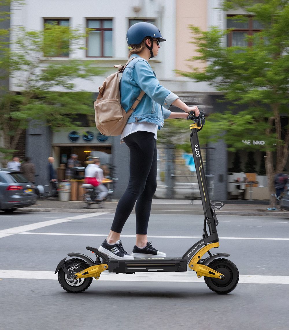 OOTD S30 Elektromos Roller, 1200W*2 Motor, 52V 23.4Ah Akkumulátor, 10 colos Gumiabroncsok, 65km/h Max Sebesség, 60km Hatótávolság, Első és Hátsó Hidraulikus Tárcsafék, LCD Kijelző