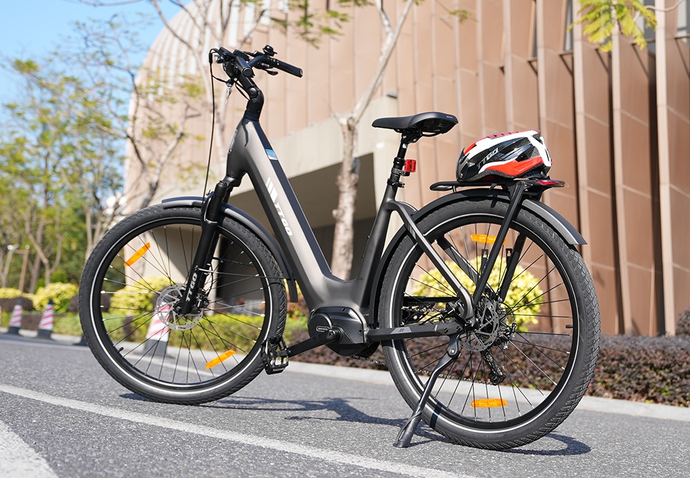 Elektrobicykel TTGO Z5, 250W motor, 36V 18Ah batéria, 27.5 palcové pneumatiky, max. rýchlosť 25 km/h, max. dojazd 130 km, hydraulické kotúčové brzdy, trojitý systém tlmenia nárazov, 9-rýchlostný systém Shimano - sivý