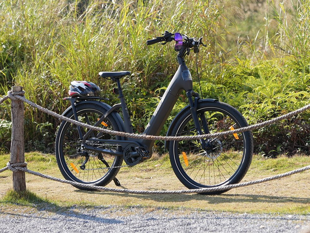 TTGO Z5 Electric Bike, 250W Motor, 36V 18Ah Battery, 27.5 palcové pneumatiky, max. rýchlosť 25 km/h, max. dojazd 130 km, hydraulické kotúčové brzdy, trojitý systém tlmenia nárazov, 9-rýchlostný systém Shimano - sivý