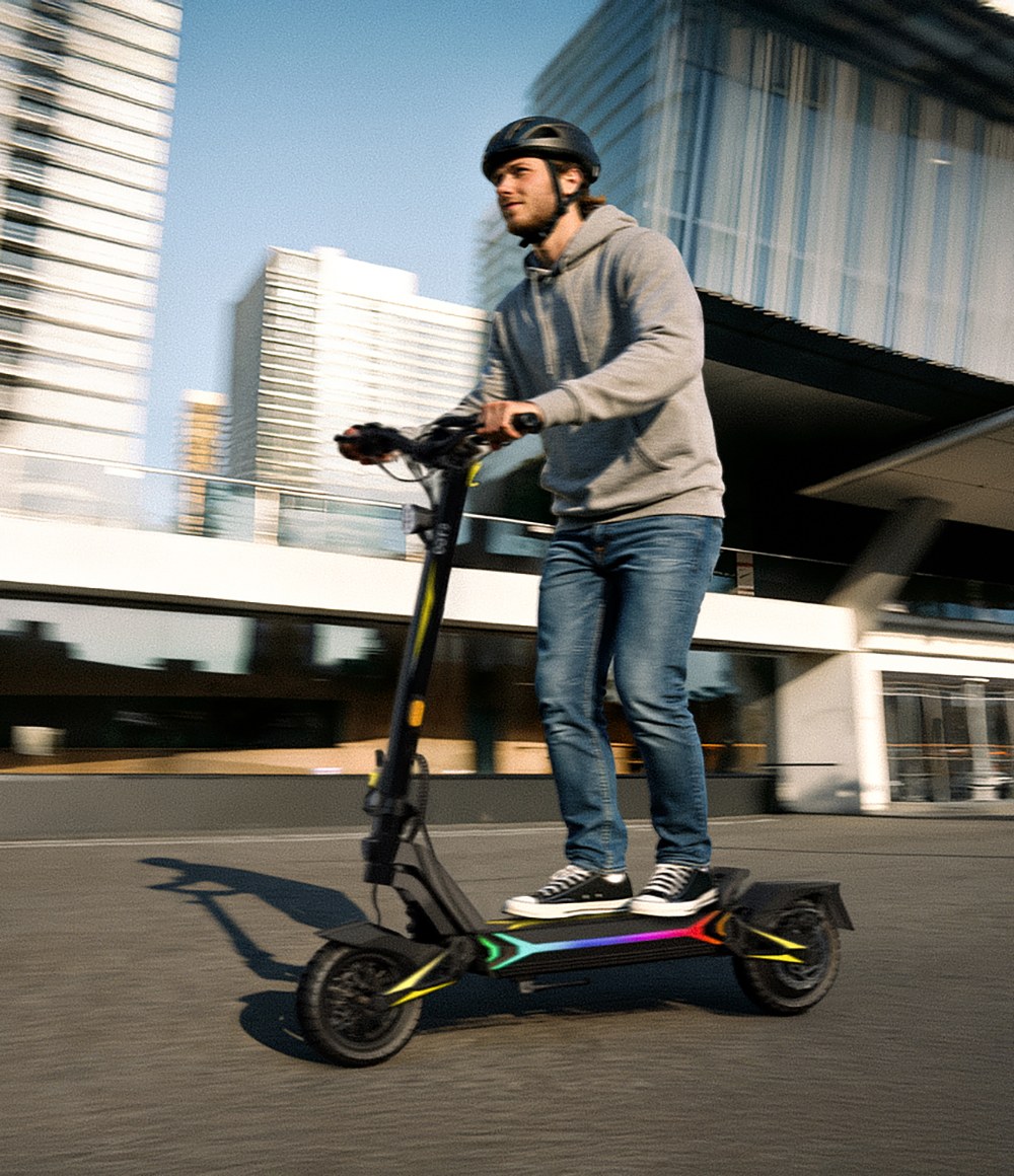 OOTD SR1 Skladacia elektrická kolobežka, 1400W výkonný motor, 48V 20Ah batéria, max. rýchlosť 50 km/h, dojazd až 70 km, 10" pneumatiky, dvojkotúčové brzdy, 20° stúpanie, 120kg zaťaženie