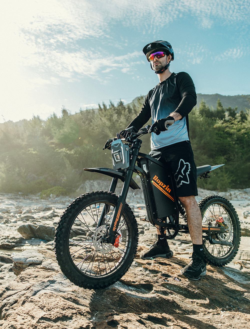 BOPZIN Q8 Electric Dirt Bike, 3000W špičkový motor, 60V 35Ah odnímateľná batéria, rýchlosť až 45 km/h, maximálny dojazd 68 míľ, 25' hrubé pneumatiky, dvojité odpruženie, hydraulické kotúčové brzdy, nosnosť 396 libier, 3 režimy jazdy